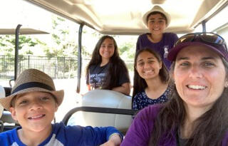 Melissa & her children. 2022